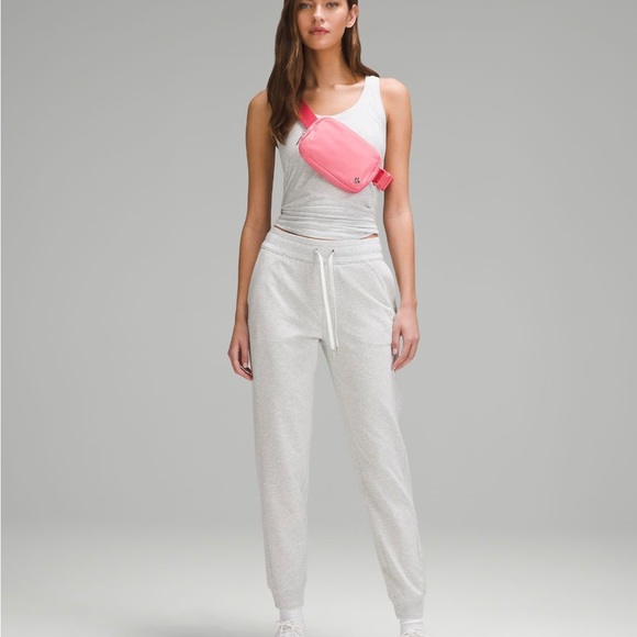 NEW LULULEMON EVERYWHERE BELT BAG SAKURA PINK - Picture 2 of 8